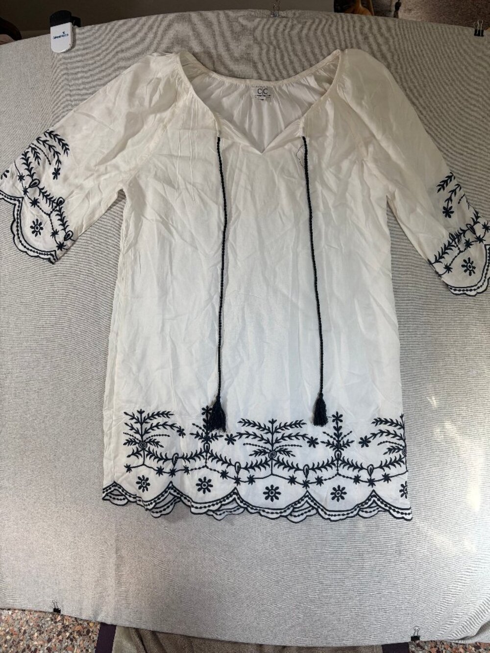 Chic Connections White Embroidered Tunic Dress Size M